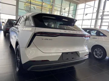 Купить Venucia V-Online Белый 1.5 TGDI DCT (190 л.с.) от 2300000 ₽. в Краснодар